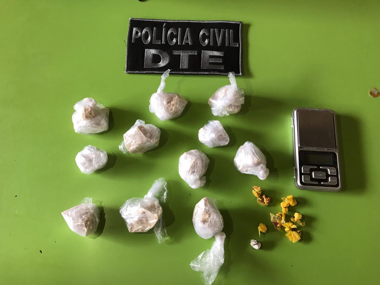POLÍCIA CIVIL PRENDE HOMEM COM 25 PEDRAS DE CRACK EM MACAPÁ